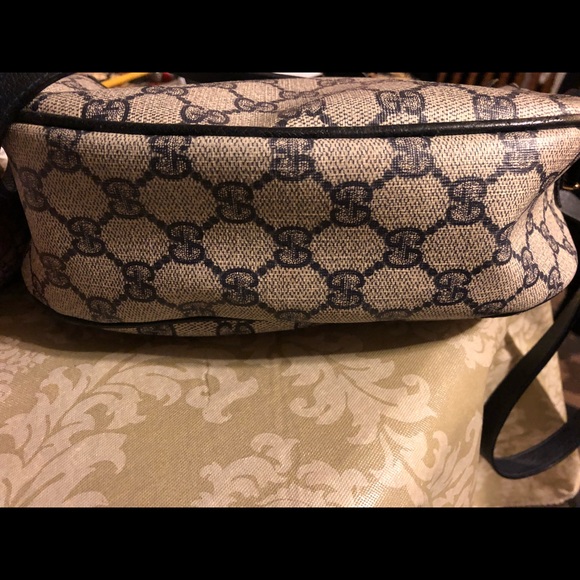 Authentic Gucci Monogram Crossover Bag - Picture 2 of 10